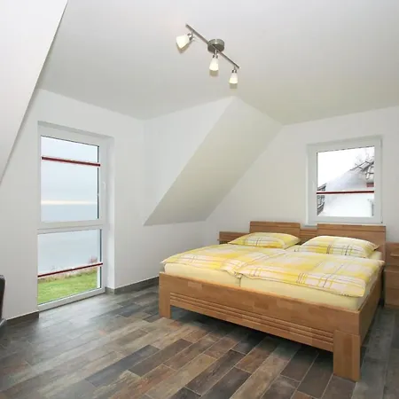 F-1037 Haus Neuendorf - Kaminfeuer * Путбус