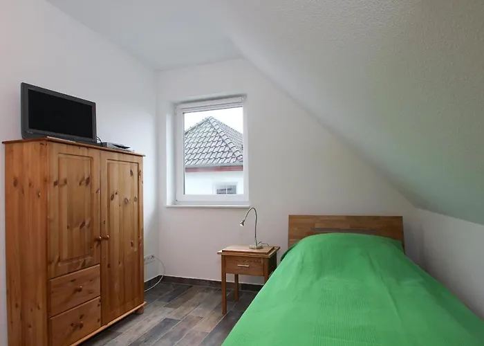 F-1037 Haus Neuendorf - Kaminfeuer